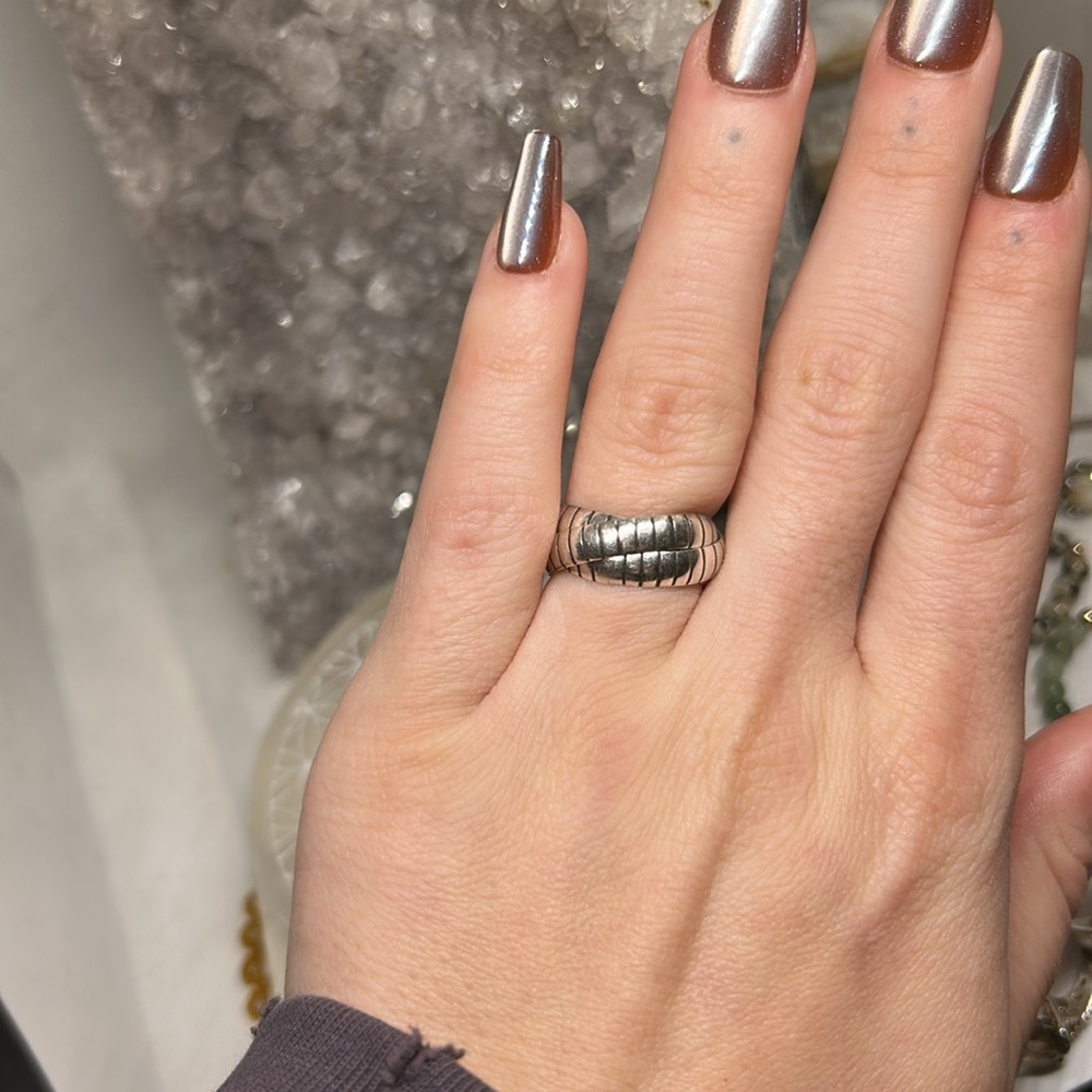Vintage Interlocking Silver Band Ring - image 4